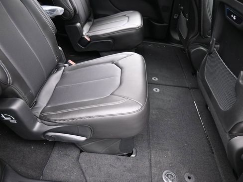 New 2026 Chrysler Pacifica Select image 34
