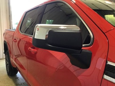 New 2026 GMC Sierra 1500 SLE image 25