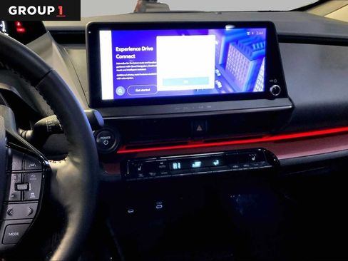 Used 2024 Toyota Prius Prime FWD image 12