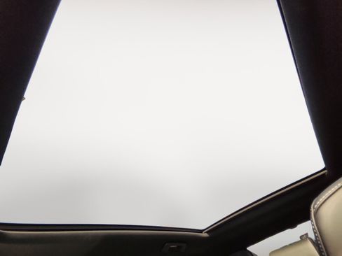 Used 2024 Cadillac Lyriq Luxury AWD/4WD image 15