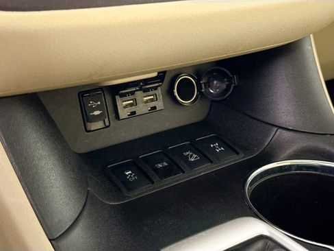 Used 2019 Toyota Highlander Limited image 39