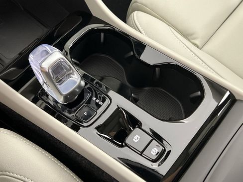 New 2026 Volvo XC40 B5 Plus w/ Protection Package Premier image 18