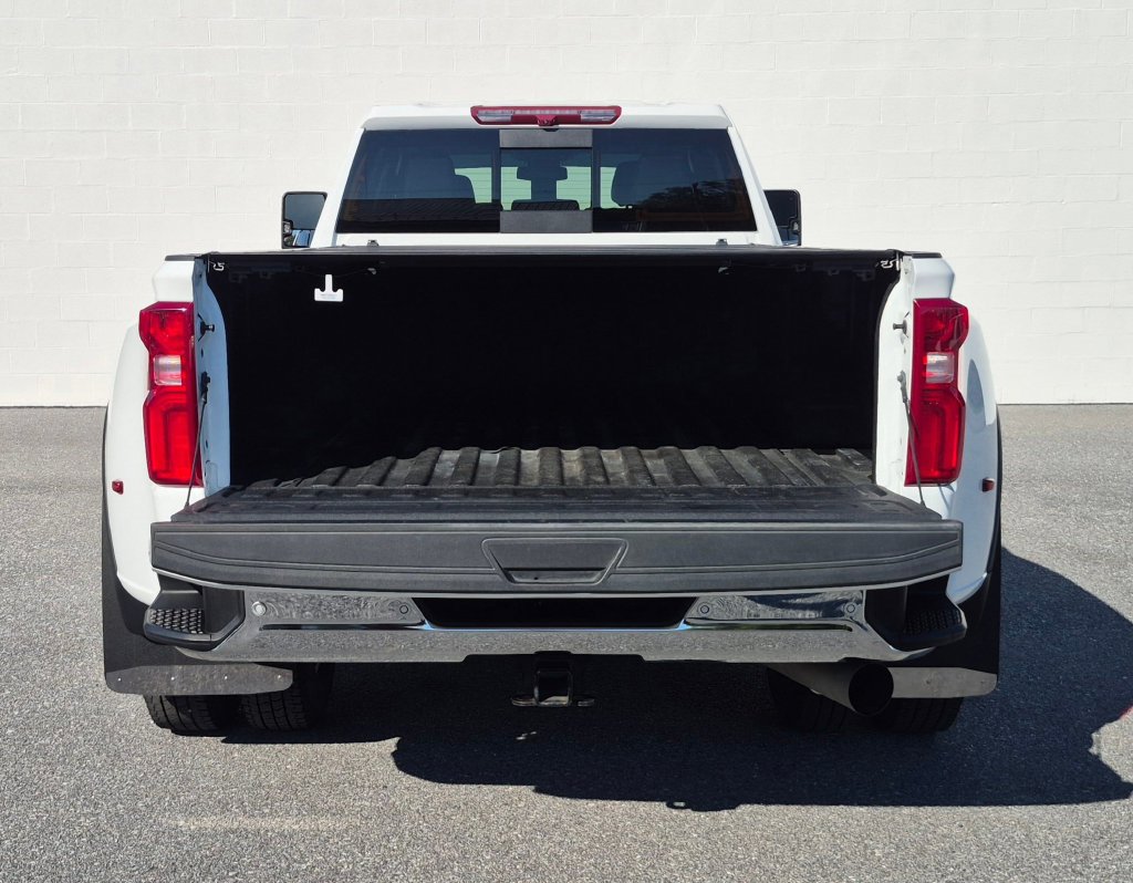 Used 2025 Chevrolet Silverado 3500 LTZ w/ LTZ Plus Package AWD/4WD image 16
