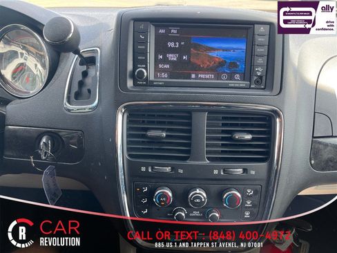 Used 2019 Dodge Grand Caravan SE FWD image 17