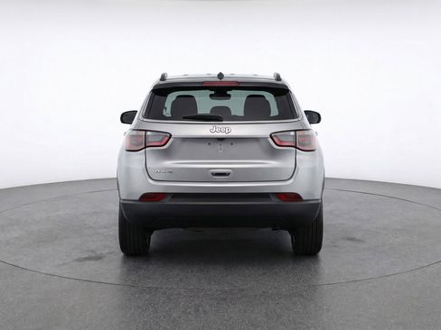 Used 2025 Jeep Compass Latitude image 7