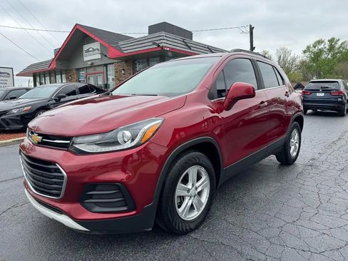 Used 2019 Chevrolet Trax LT w/ LT Convenience Package FWD image 6