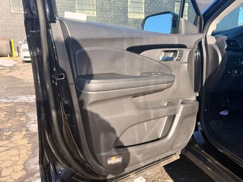 Used 2022 Honda Pilot Touring image 19