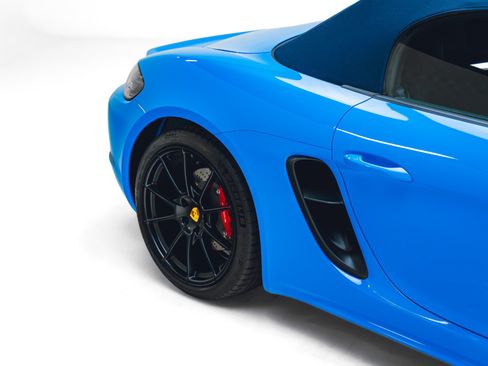 Used 2025 Porsche 718 Boxster GTS w/ Premium Package RWD image 17
