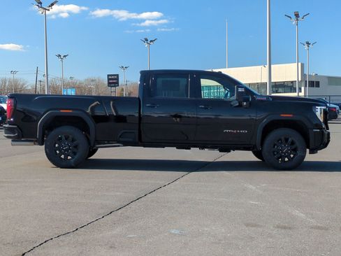 New 2026 GMC Sierra 2500 AT4 w/ Technology Package image 8
