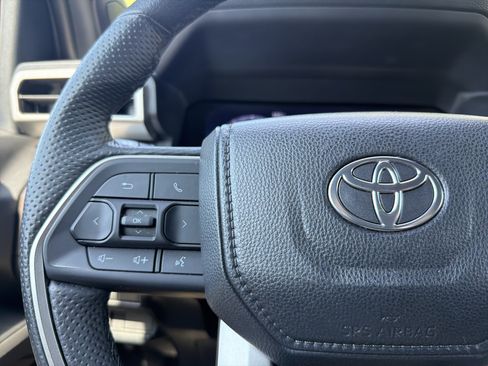 Used 2024 Toyota Tacoma TRD Off-Road w/ TRD Off Road Premium Package AWD/4WD image 10