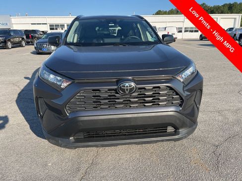 Used 2020 Toyota RAV4 LE FWD image 8