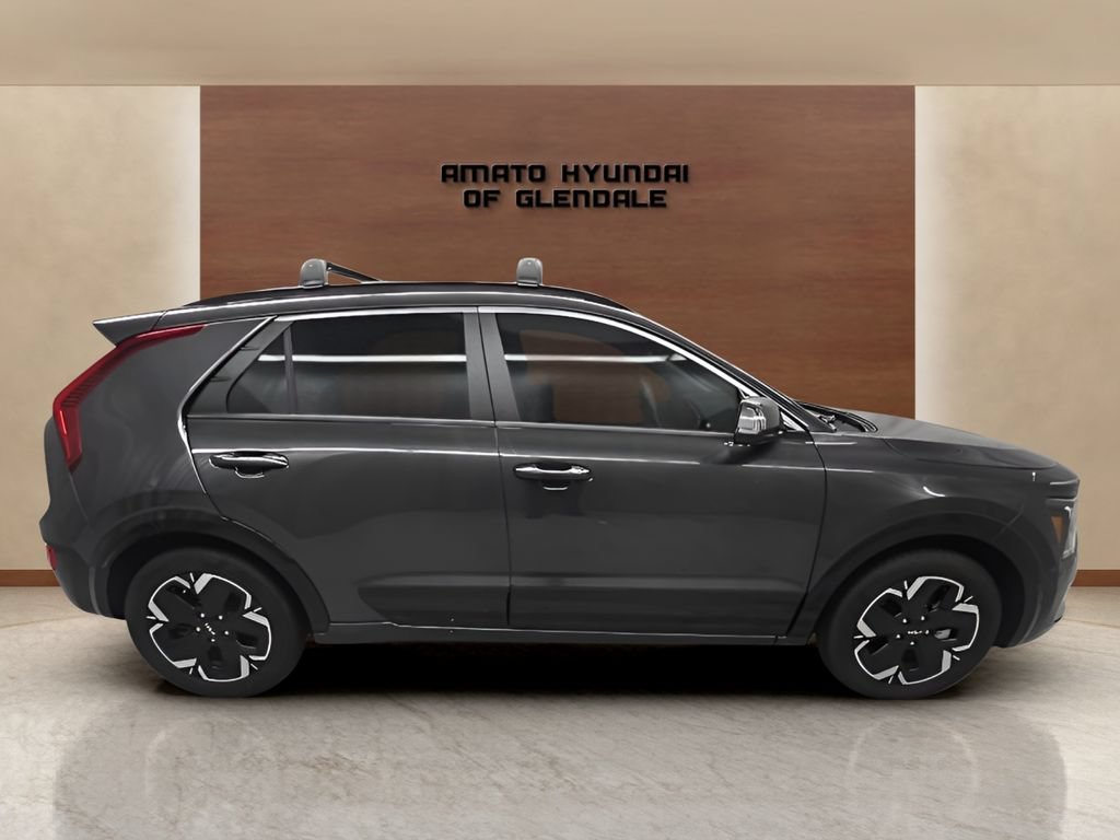 Used 2023 Kia Niro Wind w/ Wind Preserve Package FWD image 7