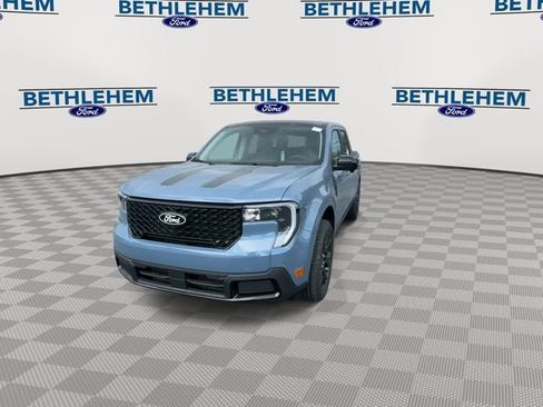 New 2025 Ford Maverick Lariat w/ Black Appearance Package image 3