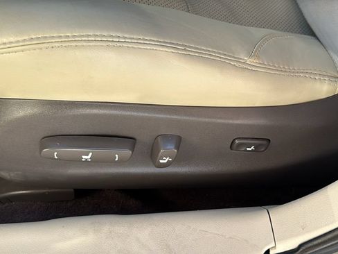 Used 2011 Lexus IS 250 w/ Premium Pkg Value Edition RWD image 18