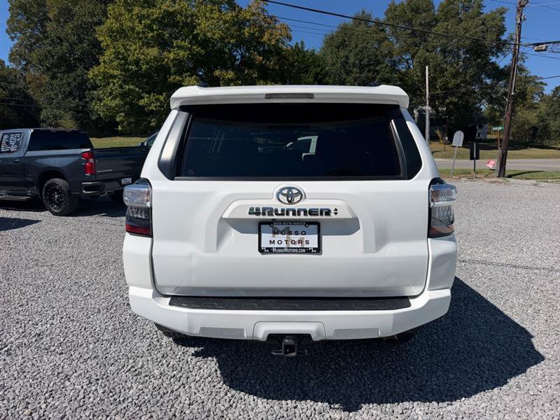 Used 2022 Toyota 4Runner SR5 Premium w/ Moonroof Package RWD image 5