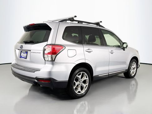 Used 2018 Subaru Forester 2.5i Touring AWD/4WD image 5