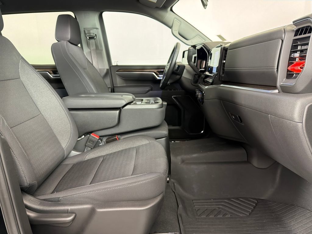 Used 2025 Chevrolet Silverado 1500 LT Trail Boss w/ LPO, Dark Essentials Package AWD/4WD image 20