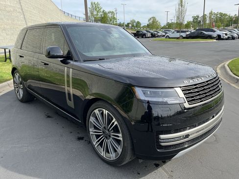 Used 2024 Land Rover Range Rover Long Wheelbase SE image 35