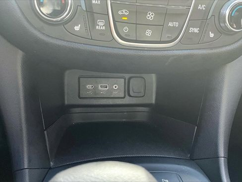 Used 2022 Chevrolet Equinox LT image 16