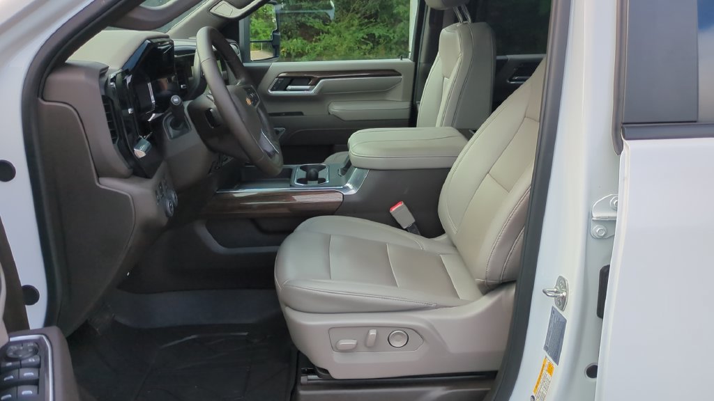 Used 2026 Chevrolet Silverado 3500 LT w/ All Star Edition AWD/4WD image 11
