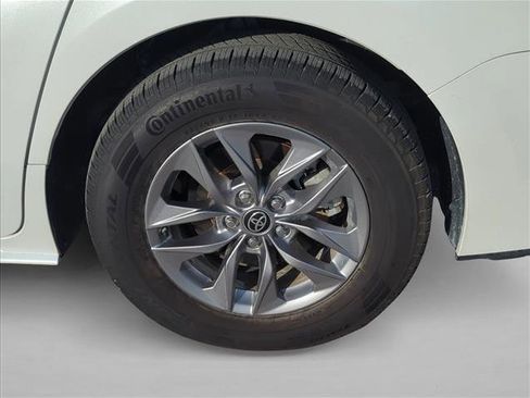 Used 2023 Toyota Sienna XLE w/ XLE Plus Package FWD image 6