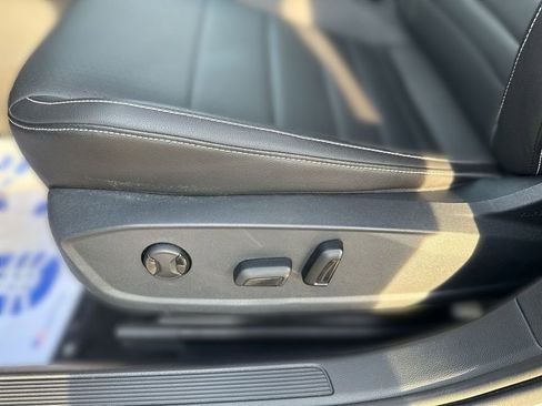 Used 2023 Volkswagen Jetta SE w/ Panoramic Sunroof Package FWD image 14