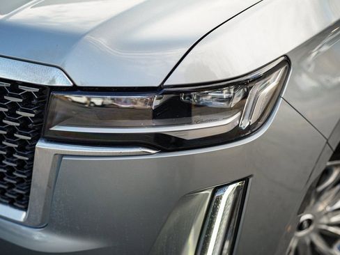 Used 2024 Cadillac Escalade Premium Luxury image 3