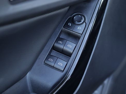 Used 2025 Chevrolet Equinox LT w/ Convenience Package II FWD image 27