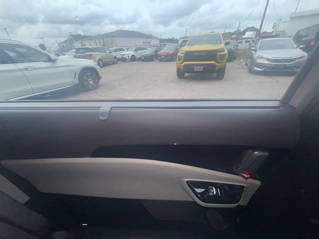 Used 2024 Kia Carnival EX FWD image 19