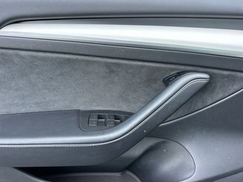 Used 2022 Tesla Model 3 Performance image 11
