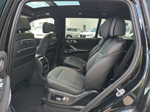 Used 2025 BMW X7 M60i AWD/4WD image 10