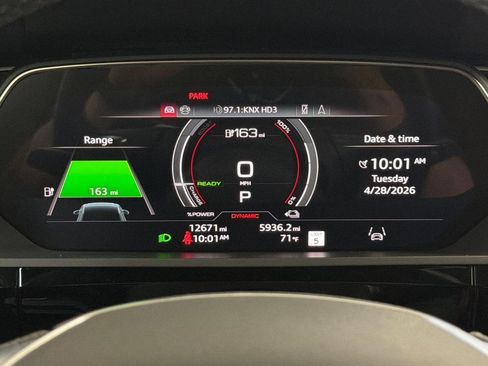 Used 2024 Audi SQ8 e-tron Premium Plus w/ Black Optic Package AWD/4WD image 18