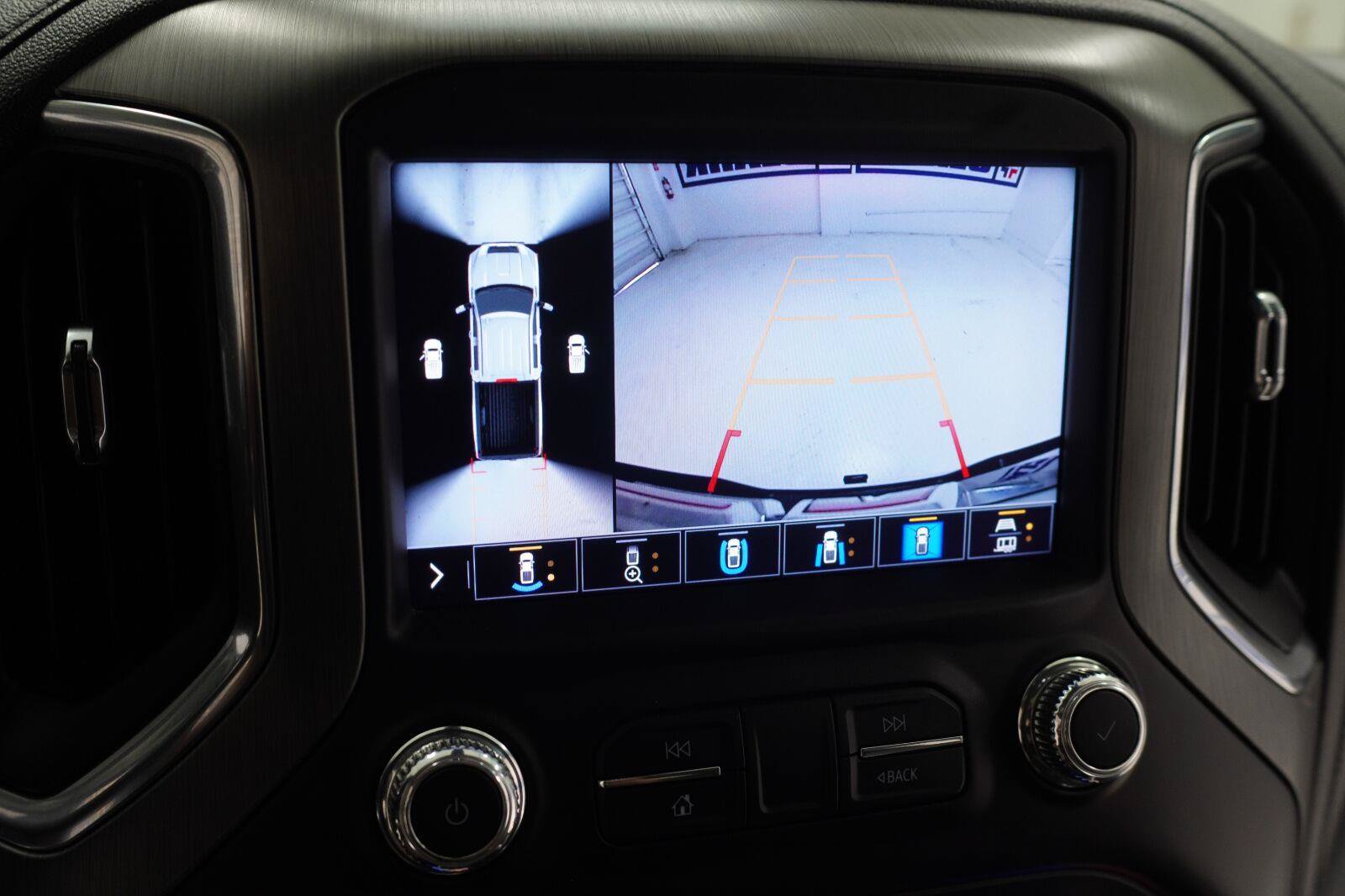 Used 2023 GMC Sierra 2500 Denali w/ Denali Ultimate Package AWD/4WD image 16