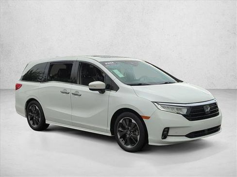 Used 2022 Honda Odyssey Elite image 3