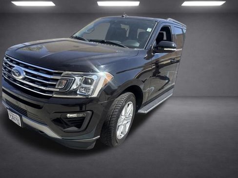 Used 2019 Ford Expedition XLT w/ Equipment Group 202A AWD/4WD image 2