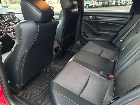 Used 2018 Honda Accord Sport image 14