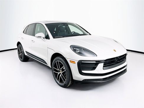 New 2026 Porsche Macan image 7
