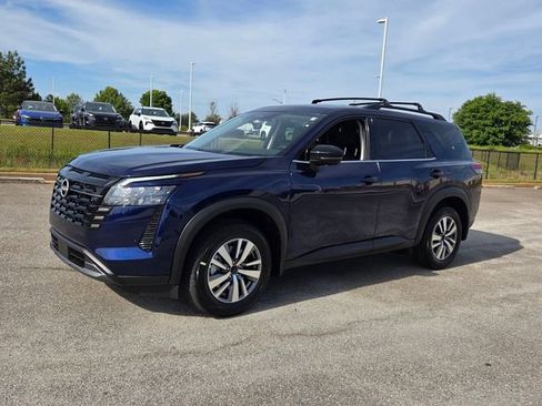 New 2026 Nissan Pathfinder SL FWD image 3