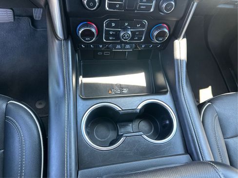 Used 2024 Chevrolet Tahoe Premier AWD/4WD image 16