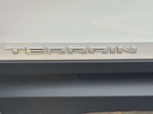 Used 2022 GMC Terrain SLE w/ Driver Convenience Package FWD image 31