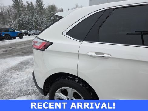 Used 2019 Ford Edge Titanium w/ Canadian Touring Package image 32