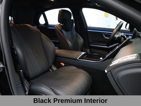 Used 2022 Mercedes-Benz S 580 4MATIC Sedan w/ AMG Line Package image 16
