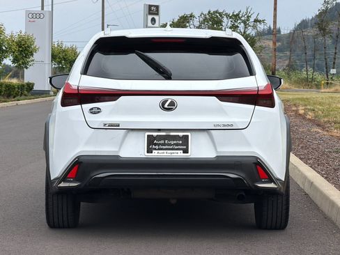 Used 2019 Lexus UX 200 F Sport w/ F Sport Premium Package FWD image 4