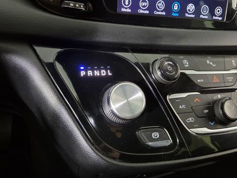 Used 2018 Chrysler Pacifica Touring-L Plus w/ S Appearance Package FWD image 23