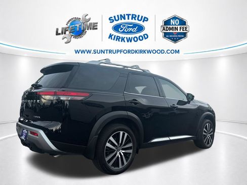 Used 2025 Nissan Pathfinder Platinum w/ Cargo Package FWD image 6