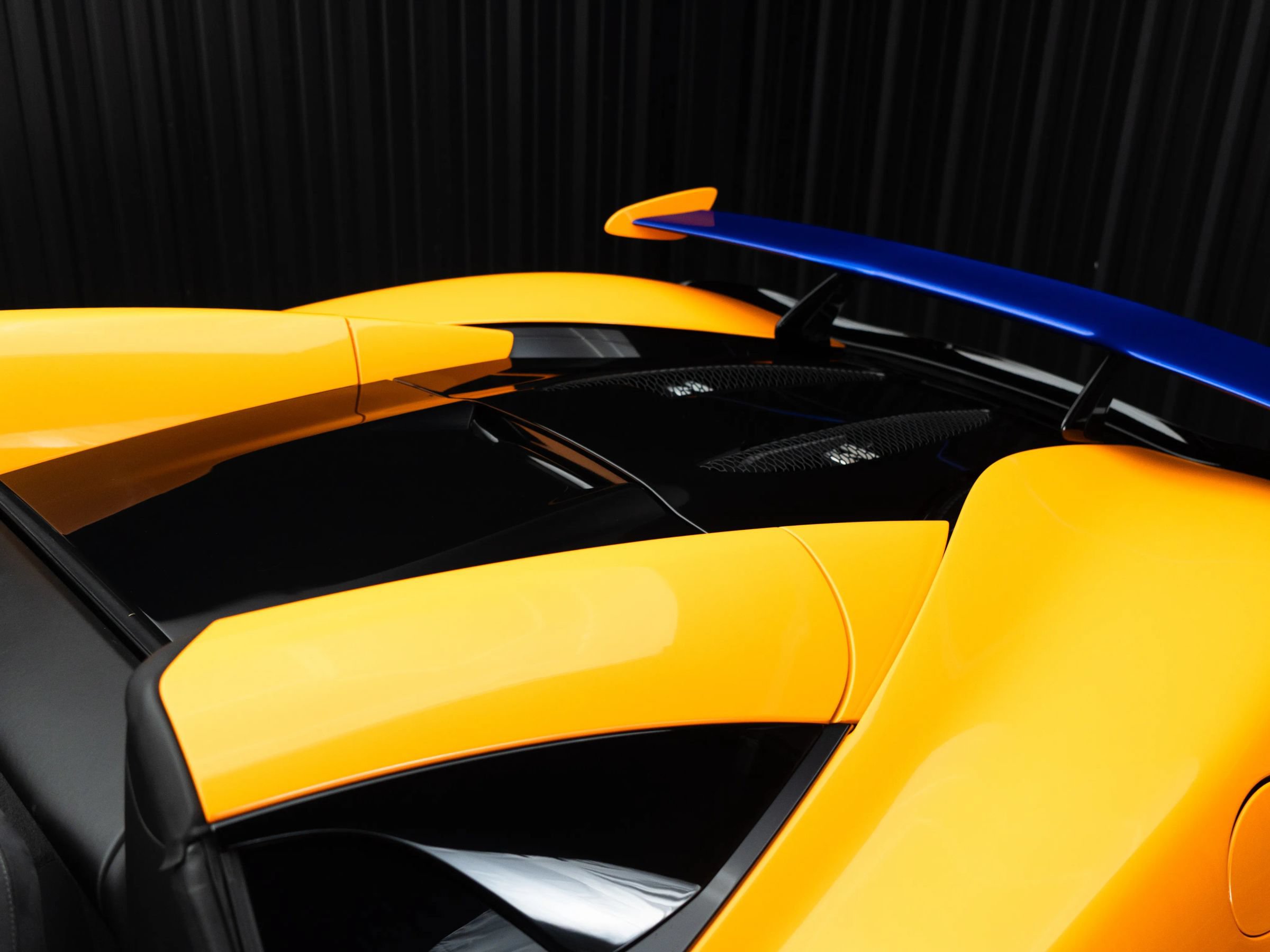 Used 2019 McLaren 570S Spider RWD image 19