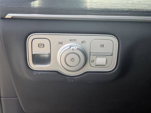 Used 2025 Mercedes-Benz GLE 350 4MATIC image 16