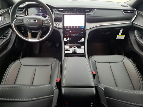 New 2025 Jeep Grand Cherokee L Limited w/ Black Appearance Package AWD/4WD image 12