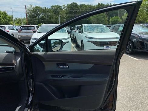 Used 2025 Nissan Murano Platinum AWD/4WD image 25