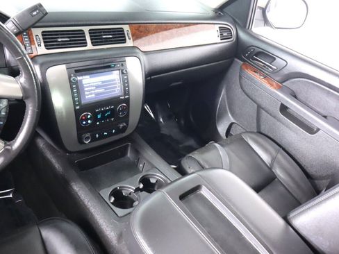 Used 2013 GMC Yukon SLT AWD/4WD image 30